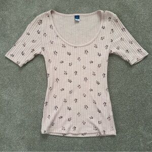 Old Navy Light Pink Floral Ribbed Tee